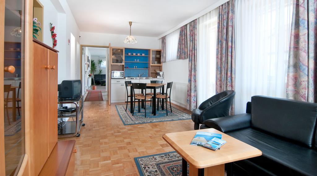 Gaestehaus Lutschounig ฟาคอัมซี ภายนอก รูปภาพ