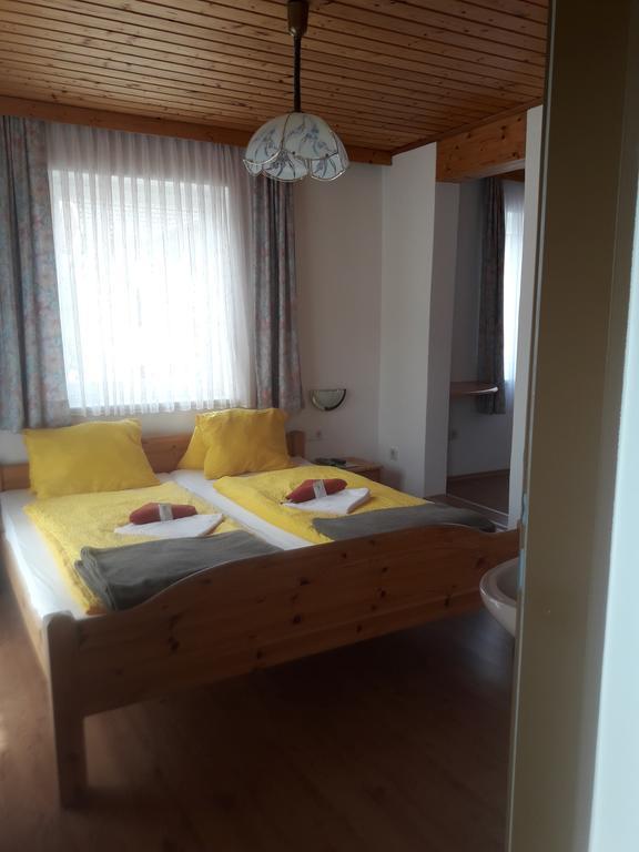 Gaestehaus Lutschounig ฟาคอัมซี ภายนอก รูปภาพ
